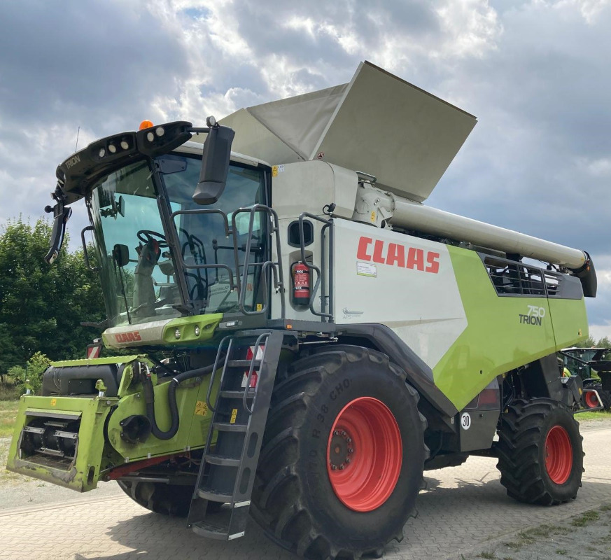 CLAAS Trion 750 - حصادة موحَّدة: صورة 1 CLAAS Trion 750 - حصادة موحَّدة: صورة 1
