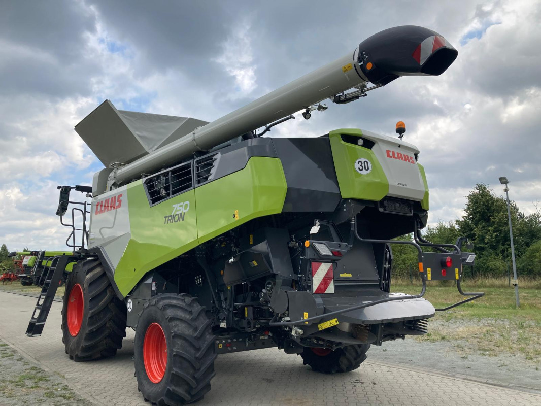 CLAAS Trion 750 - حصادة موحَّدة: صورة 4 CLAAS Trion 750 - حصادة موحَّدة: صورة 4