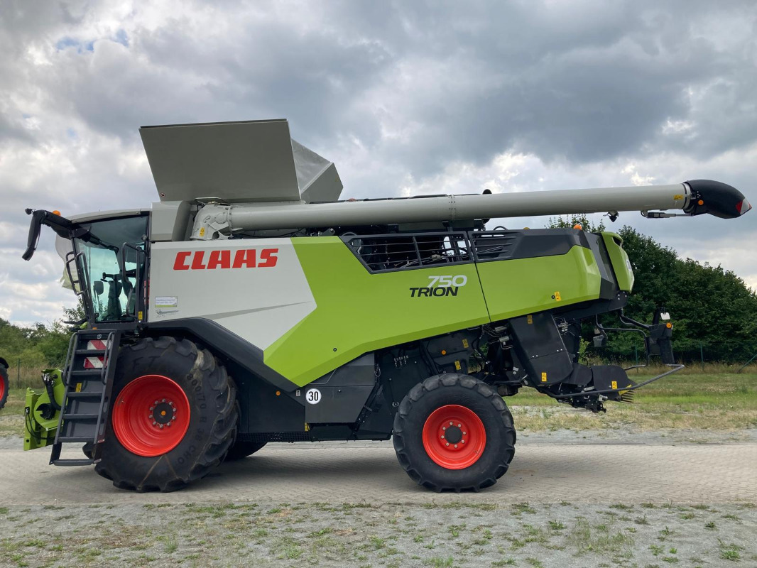 CLAAS Trion 750 - حصادة موحَّدة: صورة 1 CLAAS Trion 750 - حصادة موحَّدة: صورة 1