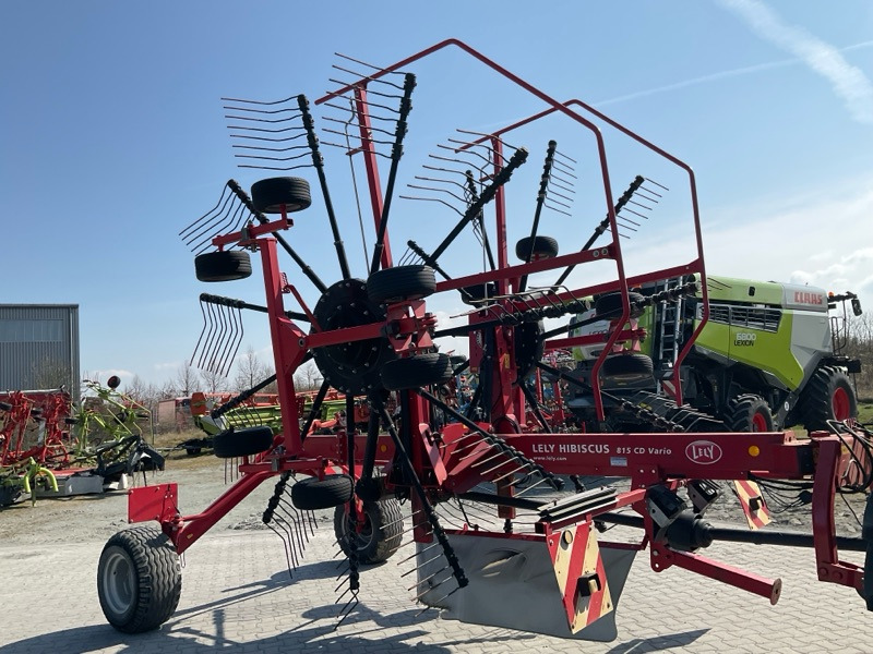 Lely Hibiscus 815 CD Vario - آلة تيبيس العشب/ آلة جمع العشب: صورة 1 Lely Hibiscus 815 CD Vario - آلة تيبيس العشب/ آلة جمع العشب: صورة 1