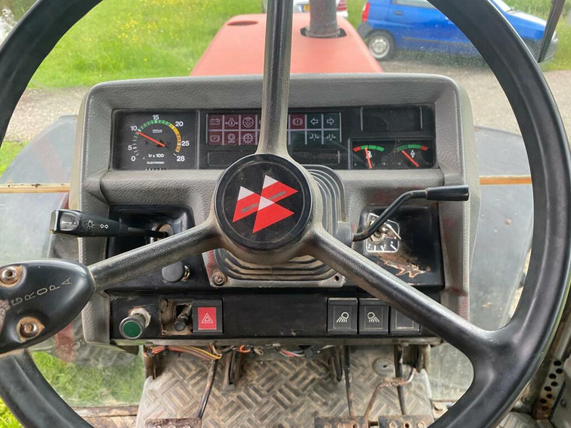 Massey Ferguson 3125 - جرار: صورة 3 Massey Ferguson 3125 - جرار: صورة 3