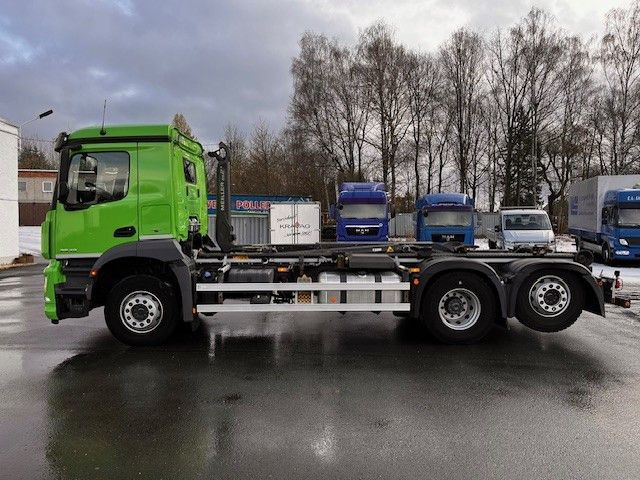 Mercedes-Benz Arocs 2643 Mit Meiller Abrollkipper Top - شاحنة ذات خطاف: صورة 4 Mercedes-Benz Arocs 2643 Mit Meiller Abrollkipper Top - شاحنة ذات خطاف: صورة 4