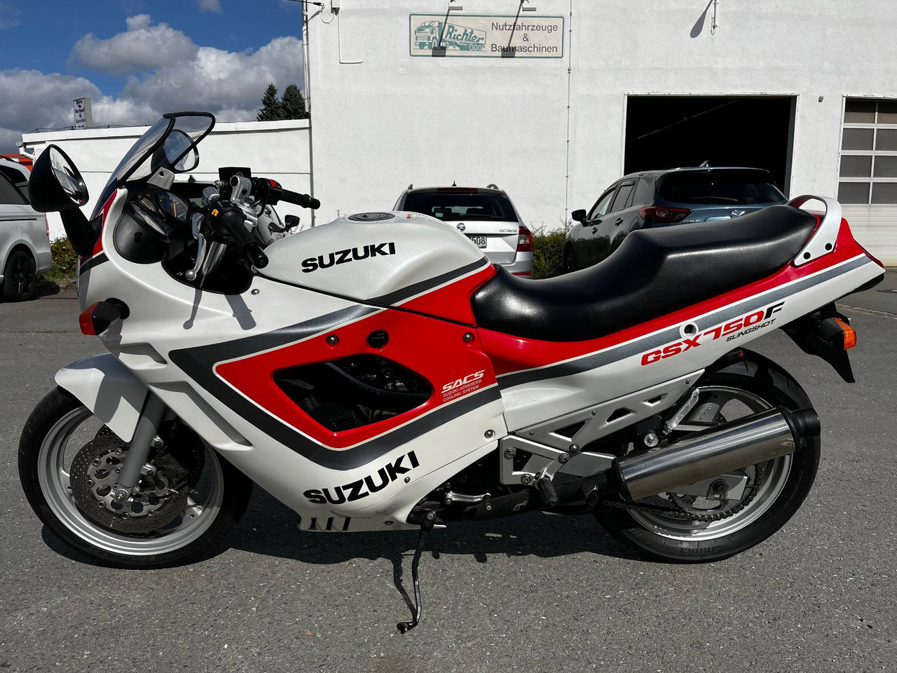 Suzuki GSX 750 - دراجة نارية: صورة 1 Suzuki GSX 750 - دراجة نارية: صورة 1