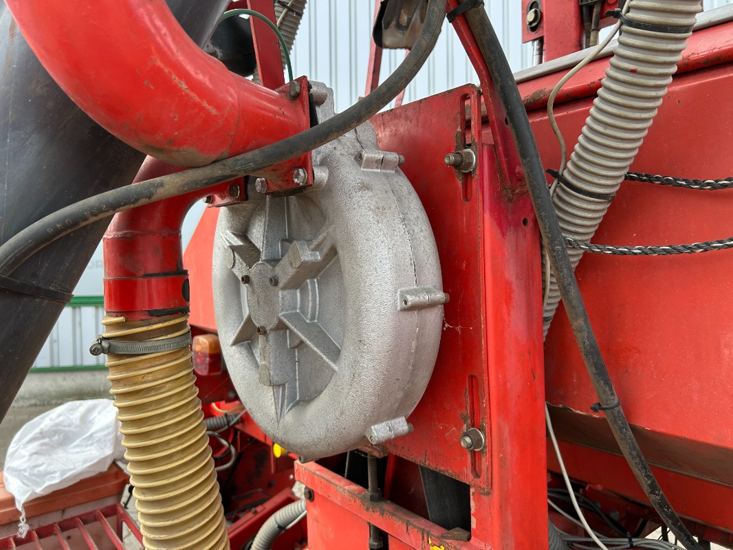 Becker Aeromat 6 - آلة البذر: صورة 3 Becker Aeromat 6 - آلة البذر: صورة 3