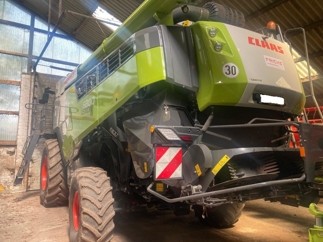 CLAAS Lexion 6800 mit Vario 930 Schneidwerk - حصادة موحَّدة: صورة 1 CLAAS Lexion 6800 mit Vario 930 Schneidwerk - حصادة موحَّدة: صورة 1