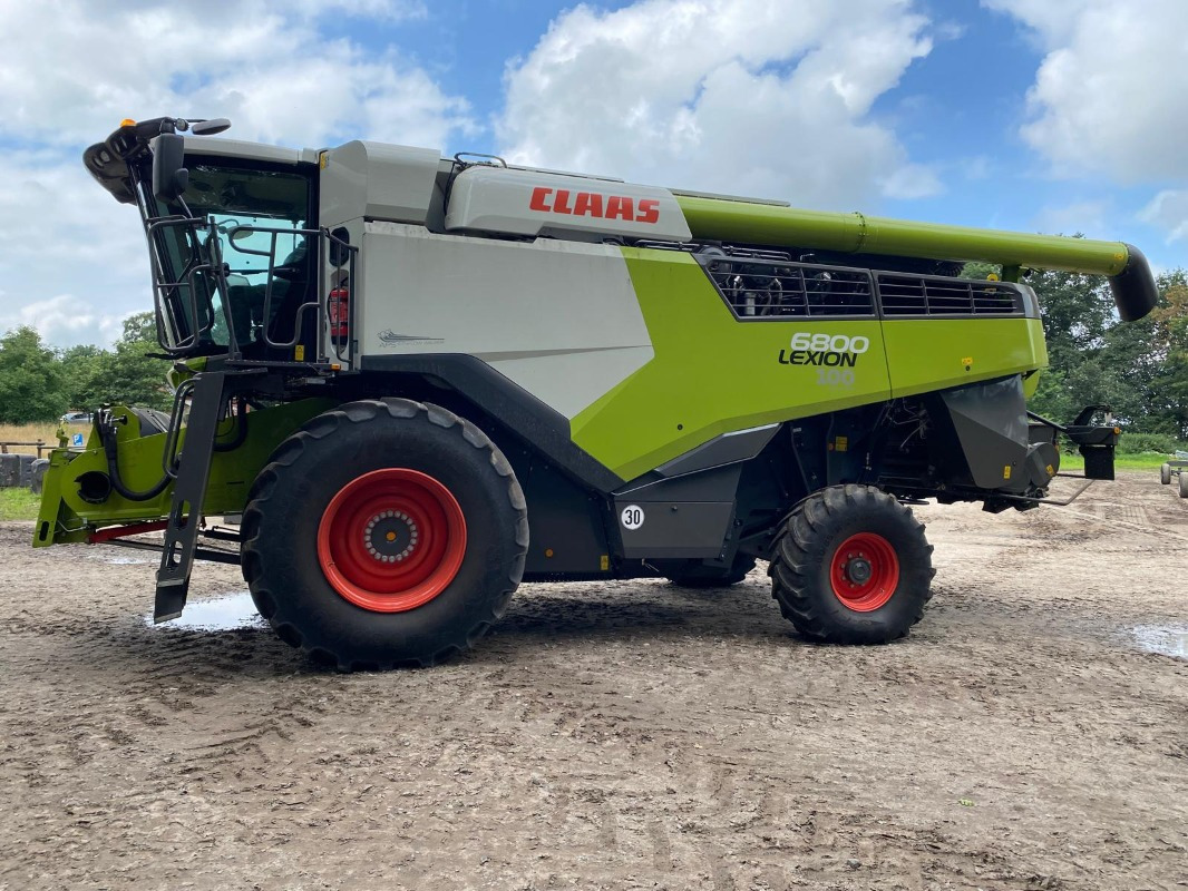 CLAAS Lexion 6800 mit Vario 930 Schneidwerk - حصادة موحَّدة: صورة 2 CLAAS Lexion 6800 mit Vario 930 Schneidwerk - حصادة موحَّدة: صورة 2