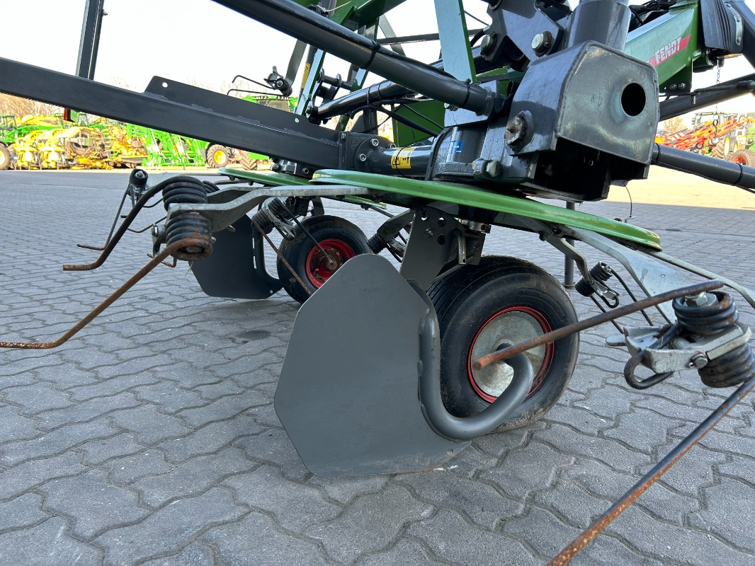 Fendt Lotus 770 - آلة تيبيس العشب/ آلة جمع العشب: صورة 3 Fendt Lotus 770 - آلة تيبيس العشب/ آلة جمع العشب: صورة 3