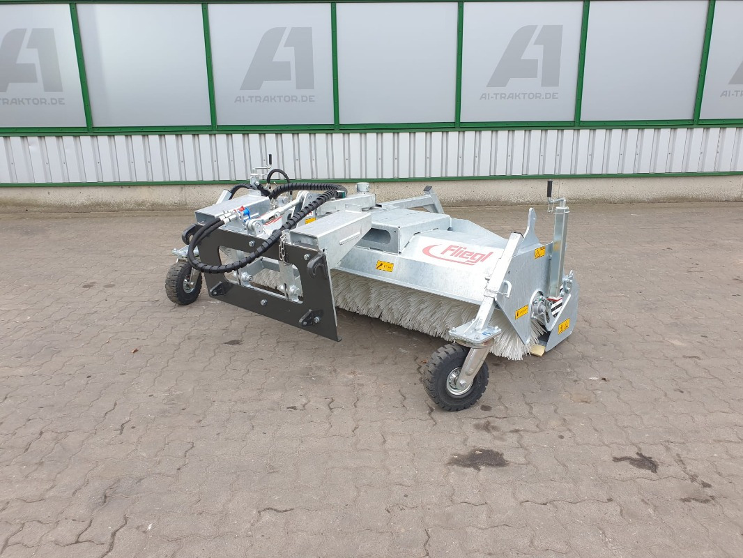 Fliegl KEHRMASCHINE TYP 600 - جزازة العشب: صورة 1 Fliegl KEHRMASCHINE TYP 600 - جزازة العشب: صورة 1