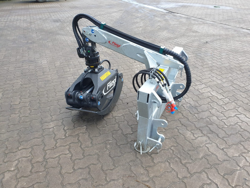 Fliegl RZ 185 COMBI PLUS - معدات الغابات: صورة 2 Fliegl RZ 185 COMBI PLUS - معدات الغابات: صورة 2