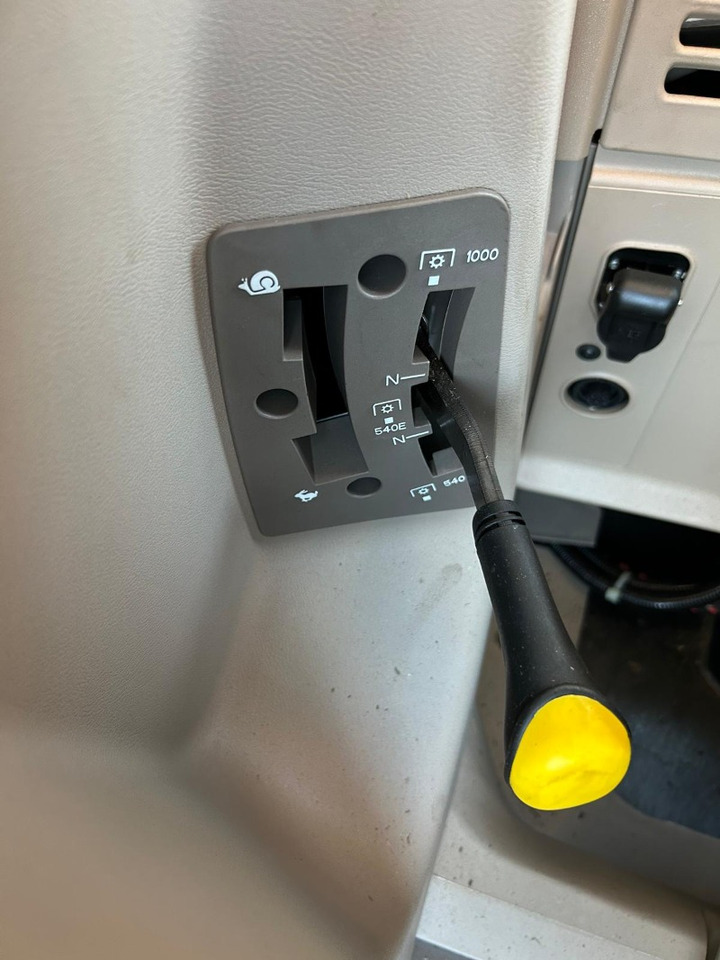 John Deere 6090M **MIETRÜCKLÄUFER** - جرار: صورة 5 John Deere 6090M **MIETRÜCKLÄUFER** - جرار: صورة 5