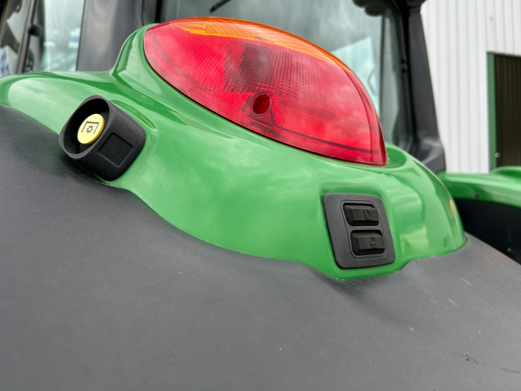 جرار John Deere 6155M: صورة 17