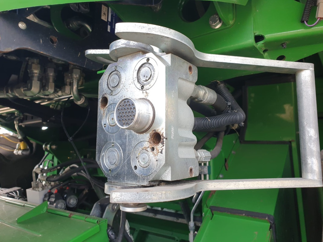 John Deere 8500 - حصادة: صورة 5 John Deere 8500 - حصادة: صورة 5