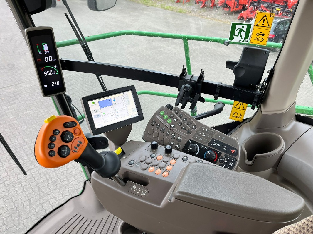 John Deere 8500 - حصادة: صورة 2 John Deere 8500 - حصادة: صورة 2