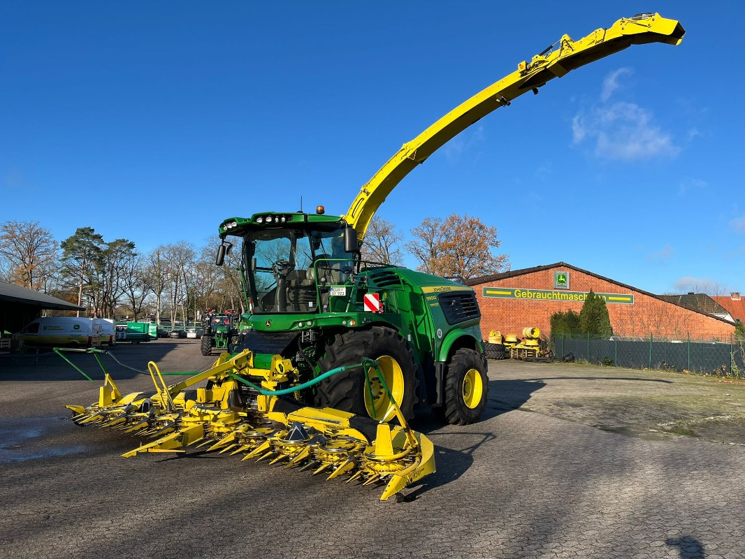 John Deere 9900 mit Kemper 375 - حصادة: صورة 1 John Deere 9900 mit Kemper 375 - حصادة: صورة 1