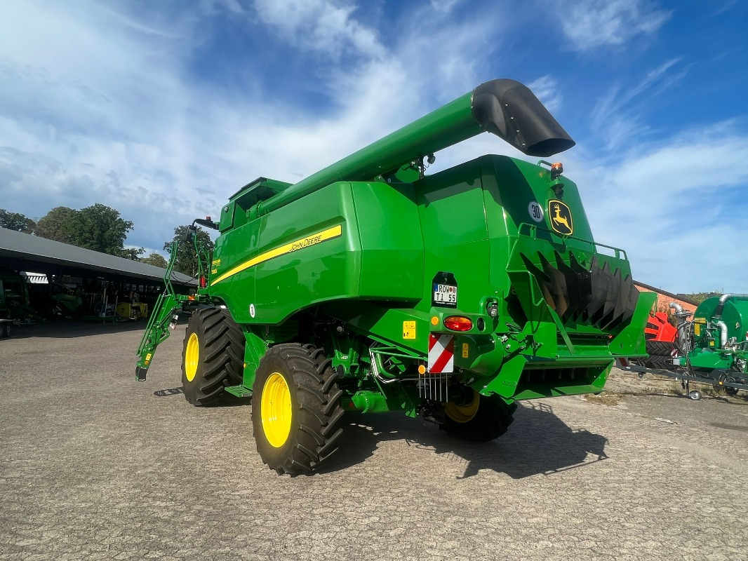 John Deere T560 - حصادة موحَّدة: صورة 3 John Deere T560 - حصادة موحَّدة: صورة 3