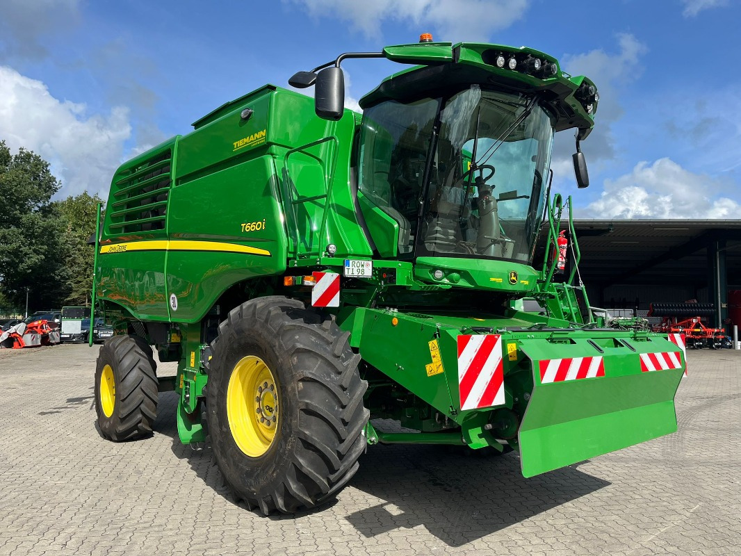 John Deere T660 - حصادة موحَّدة: صورة 2 John Deere T660 - حصادة موحَّدة: صورة 2