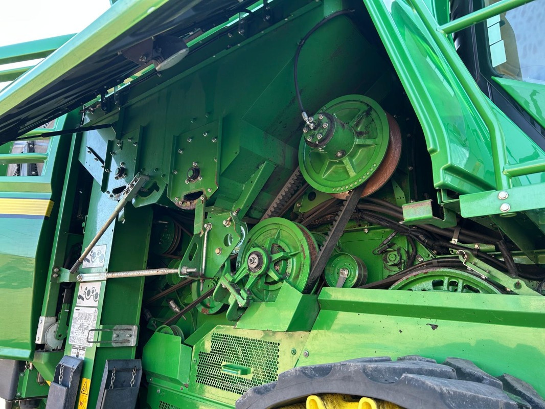 John Deere T660 - حصادة موحَّدة: صورة 4 John Deere T660 - حصادة موحَّدة: صورة 4
