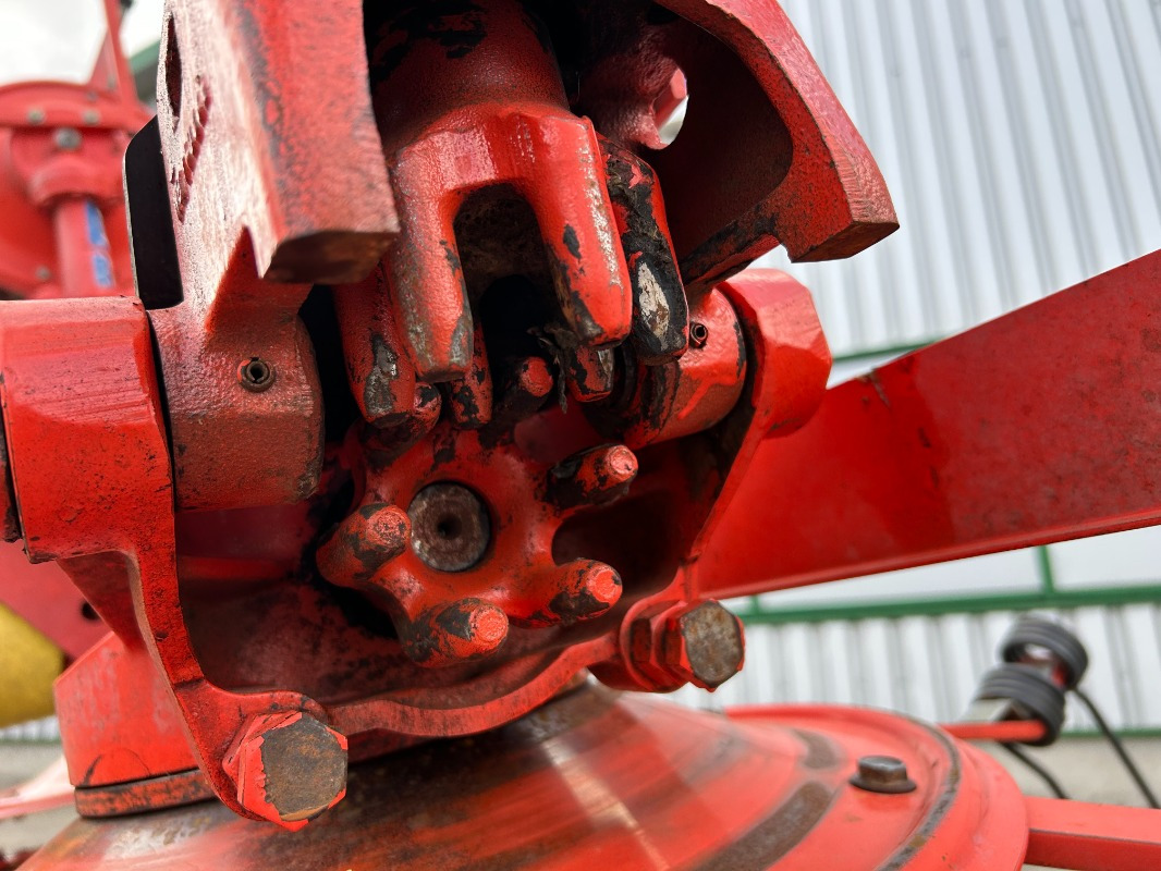 Kuhn GF 5001 MH - آلة تيبيس العشب/ آلة جمع العشب: صورة 3 Kuhn GF 5001 MH - آلة تيبيس العشب/ آلة جمع العشب: صورة 3
