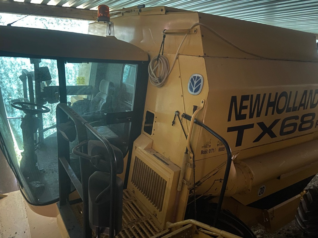 New Holland TX 68 Plus - حصادة موحَّدة: صورة 4 New Holland TX 68 Plus - حصادة موحَّدة: صورة 4