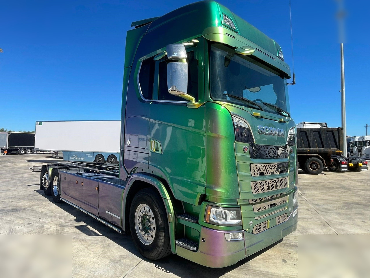 SCANIA S520 - شاحنة هيكل كابينة: صورة 1 SCANIA S520 - شاحنة هيكل كابينة: صورة 1