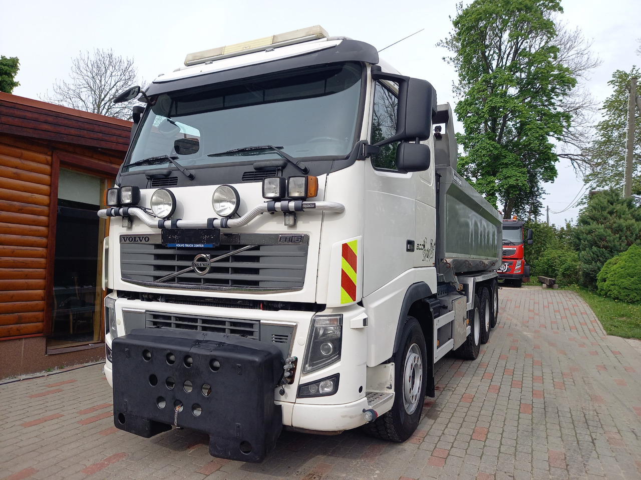 VOLVO FH16, 8x4, BIG AXLES, RETARDER, GW 39500 KG - شاحنة قلاب: صورة 3 VOLVO FH16, 8x4, BIG AXLES, RETARDER, GW 39500 KG - شاحنة قلاب: صورة 3