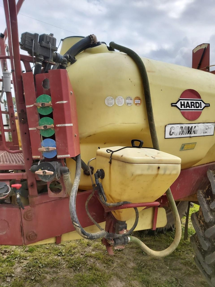 Hardi Commander 4200 - بخاخ مقطورة: صورة 4 Hardi Commander 4200 - بخاخ مقطورة: صورة 4