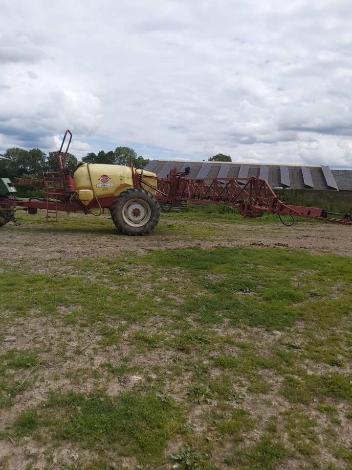Hardi Commander 4200 - بخاخ مقطورة: صورة 3 Hardi Commander 4200 - بخاخ مقطورة: صورة 3