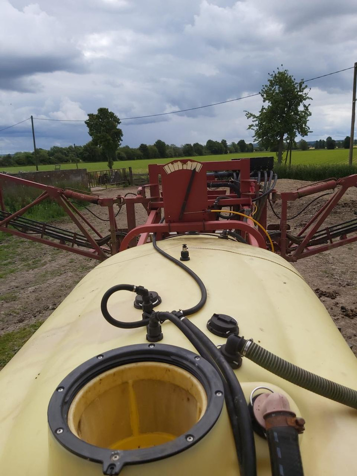 Hardi Commander 4200 - بخاخ مقطورة: صورة 5 Hardi Commander 4200 - بخاخ مقطورة: صورة 5