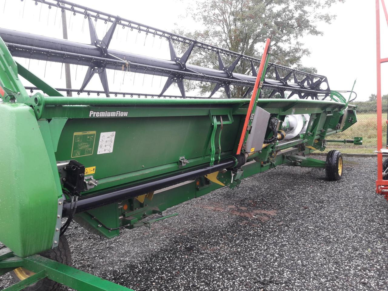 John Deere 635 Premium Flow - ملحق حصادة أعلاف: صورة 3 John Deere 635 Premium Flow - ملحق حصادة أعلاف: صورة 3