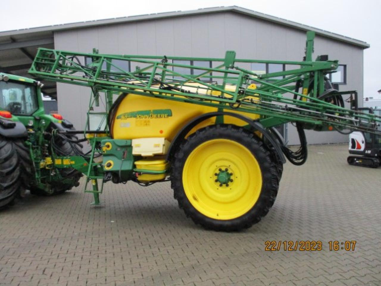John Deere 740 - بخاخ مقطورة: صورة 2 John Deere 740 - بخاخ مقطورة: صورة 2