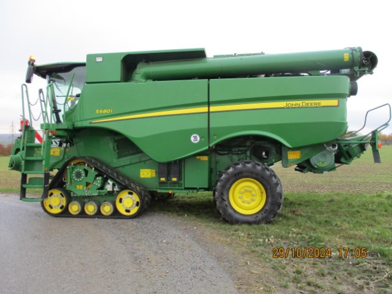 John Deere s680I - حصادة موحَّدة: صورة 4 John Deere s680I - حصادة موحَّدة: صورة 4