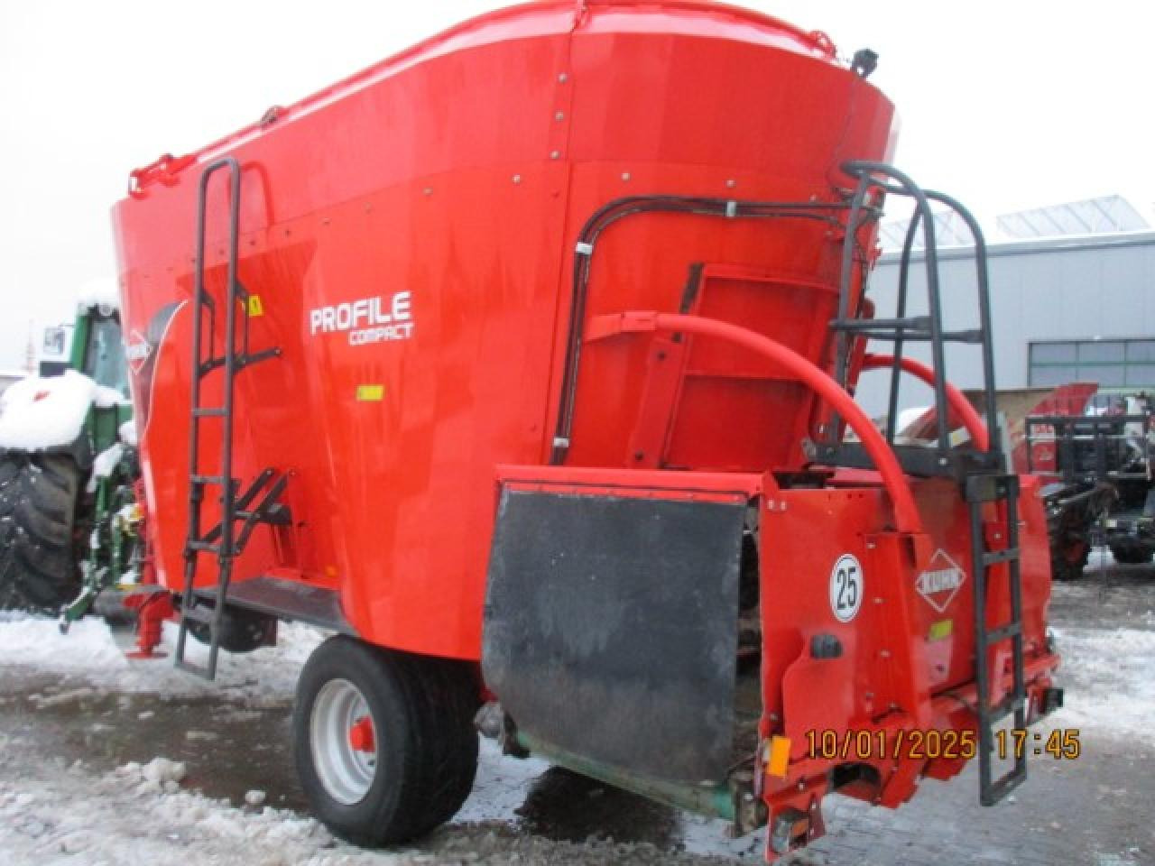 Kuhn Profile 2080 Compact - عربة خلط الأعلاف: صورة 2 Kuhn Profile 2080 Compact - عربة خلط الأعلاف: صورة 2