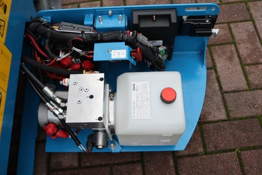 Genie GS1330M All-Electric DC Drive, 5.9m Working Height - رافعة هيدروليكية مقصية: صورة 4 Genie GS1330M All-Electric DC Drive, 5.9m Working Height - رافعة هيدروليكية مقصية: صورة 4