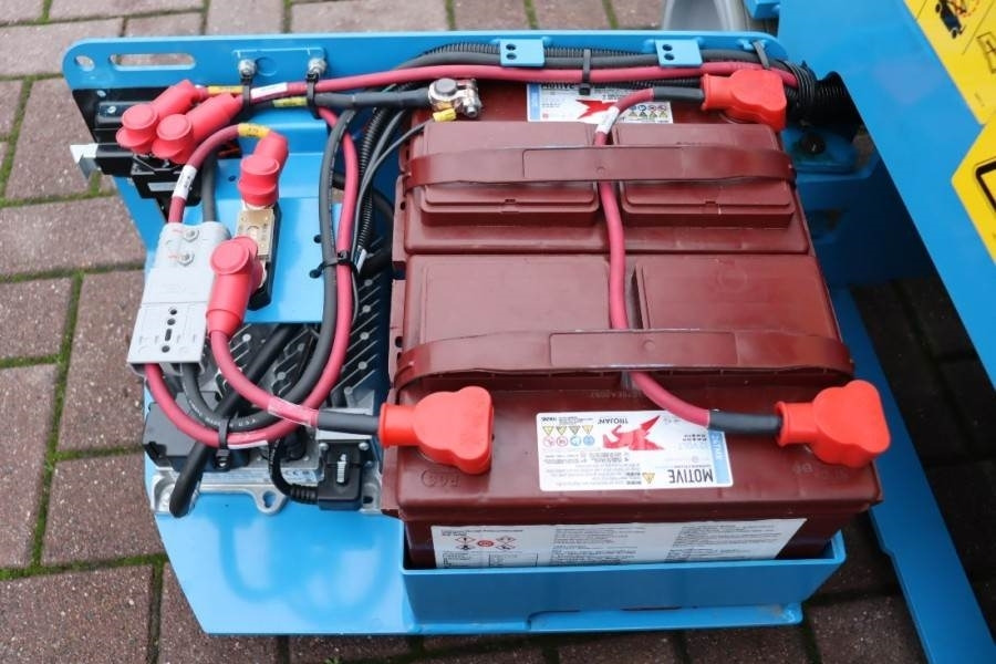 Genie GS1330M All-Electric DC Drive, 5.9m Working Height - رافعة هيدروليكية مقصية: صورة 5 Genie GS1330M All-Electric DC Drive, 5.9m Working Height - رافعة هيدروليكية مقصية: صورة 5