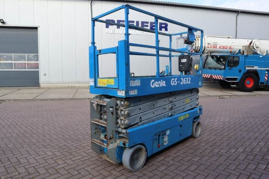 Genie GS2632 Electric, Working Height 10m, 227kg Capacit - رافعة هيدروليكية مقصية: صورة 3 Genie GS2632 Electric, Working Height 10m, 227kg Capacit - رافعة هيدروليكية مقصية: صورة 3