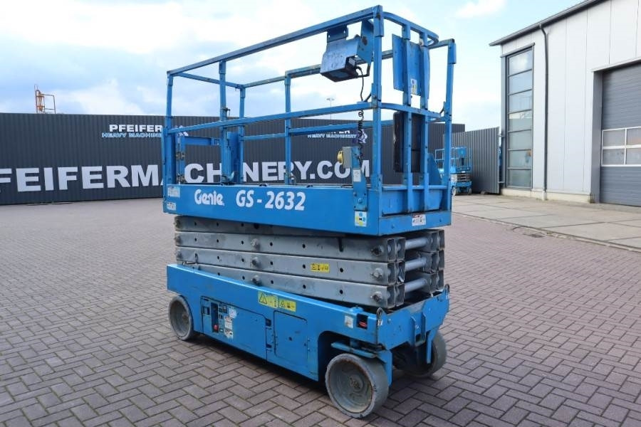 Genie GS2632 Electric, Working Height 10m, 227kg Capacit - رافعة هيدروليكية مقصية: صورة 2 Genie GS2632 Electric, Working Height 10m, 227kg Capacit - رافعة هيدروليكية مقصية: صورة 2