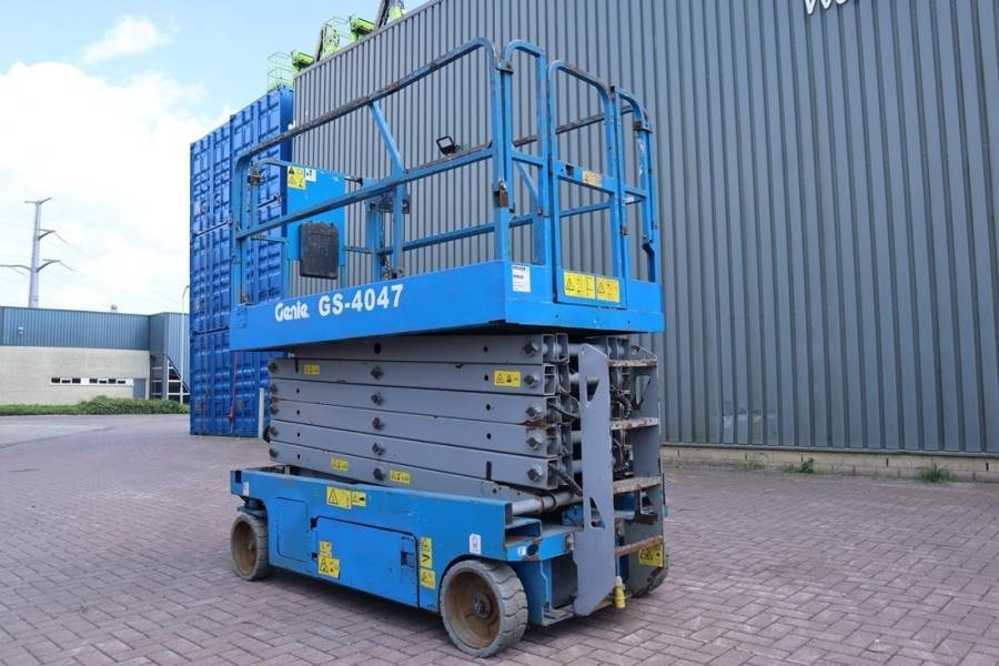 رافعة هيدروليكية مقصية Genie GS4047 Electric, 14m Working Height, 350kg Capacit: صورة 8