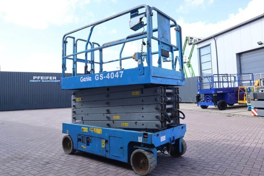 رافعة هيدروليكية مقصية Genie GS4047 Electric, 14m Working Height, 350kg Capacit: صورة 7