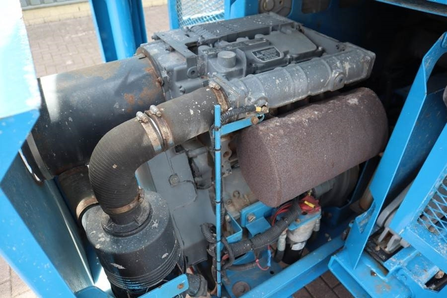 Genie GS4390 Diesel, 4x4 Drive, 15.11m Working Height 68 - رافعة هيدروليكية مقصية: صورة 2 Genie GS4390 Diesel, 4x4 Drive, 15.11m Working Height 68 - رافعة هيدروليكية مقصية: صورة 2