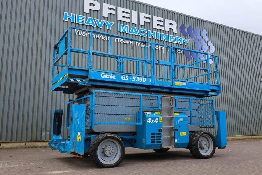 Genie GS5390 Diesel, 4x4 Drive, 18.15m Working Height, 6 - رافعة هيدروليكية مقصية: صورة 1 Genie GS5390 Diesel, 4x4 Drive, 18.15m Working Height, 6 - رافعة هيدروليكية مقصية: صورة 1