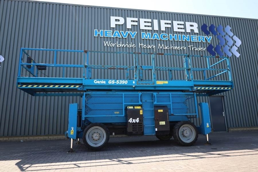 رافعة هيدروليكية مقصية Genie GS5390 Diesel, 4x4 Drive, 18.15m Working Height, 6: صورة 10