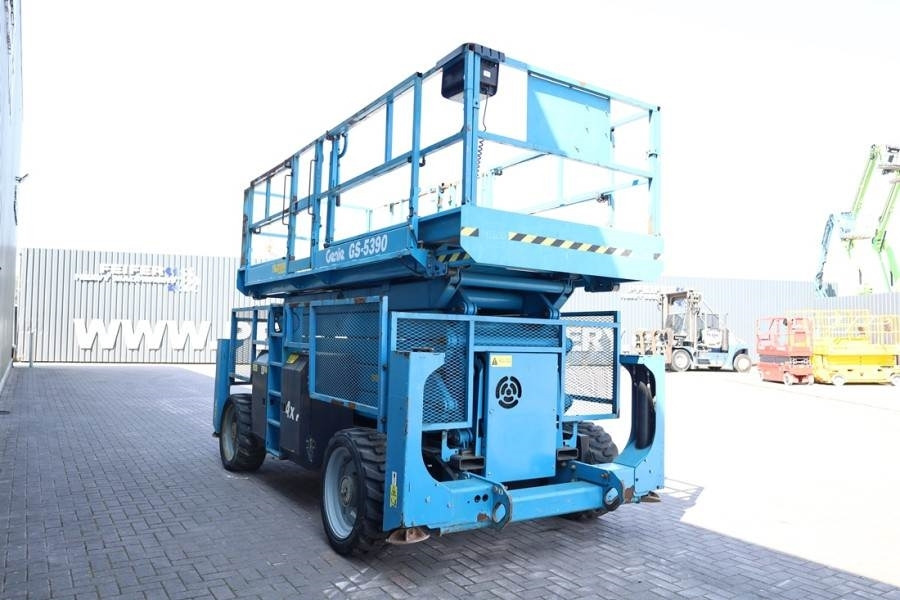 رافعة هيدروليكية مقصية Genie GS5390 Diesel, 4x4 Drive, 18.15m Working Height, 6: صورة 8
