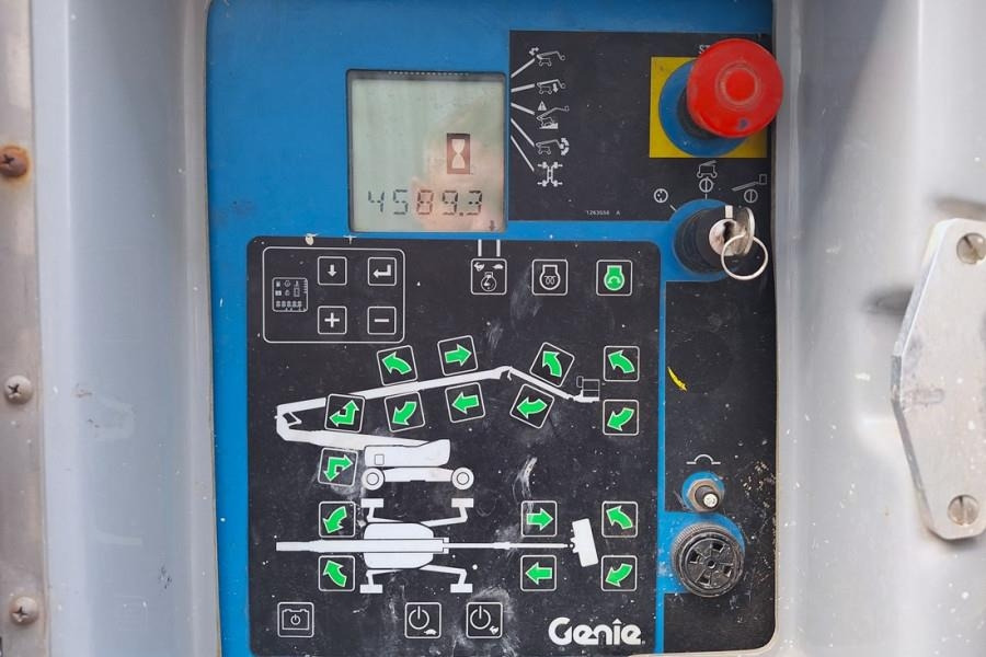 Genie Z135/70 Diesel, 4x4x4 Drive, 43m Lifting Height, 2 - شاحنة ذراع مفصلي: صورة 4 Genie Z135/70 Diesel, 4x4x4 Drive, 43m Lifting Height, 2 - شاحنة ذراع مفصلي: صورة 4