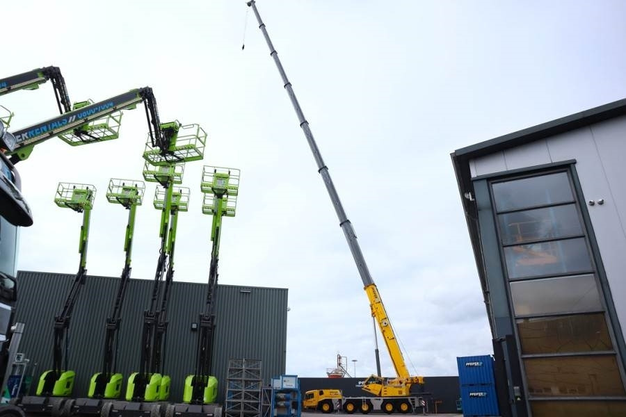 Grove GMK5250XL-1 Available Immediately, Dutch Registrat - رافعة لجميع التضاريس: صورة 3 Grove GMK5250XL-1 Available Immediately, Dutch Registrat - رافعة لجميع التضاريس: صورة 3