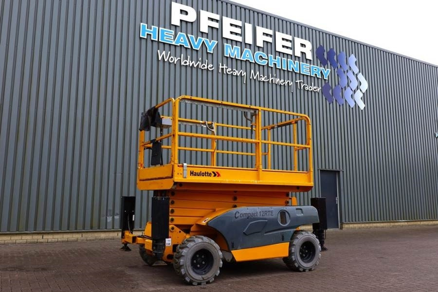 Haulotte Compact 12RTE Electric, 12m Working Height, 450kg - رافعة هيدروليكية مقصية: صورة 1 Haulotte Compact 12RTE Electric, 12m Working Height, 450kg - رافعة هيدروليكية مقصية: صورة 1