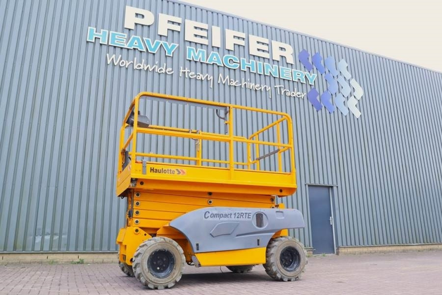 Haulotte Compact 12RTE Electric, 12m Working Height, 450kg - رافعة هيدروليكية مقصية: صورة 1 Haulotte Compact 12RTE Electric, 12m Working Height, 450kg - رافعة هيدروليكية مقصية: صورة 1