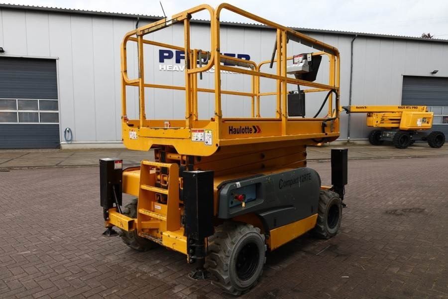 Haulotte Compact 12RTE Electric, 12m Working Height, 450kg - رافعة هيدروليكية مقصية: صورة 2 Haulotte Compact 12RTE Electric, 12m Working Height, 450kg - رافعة هيدروليكية مقصية: صورة 2