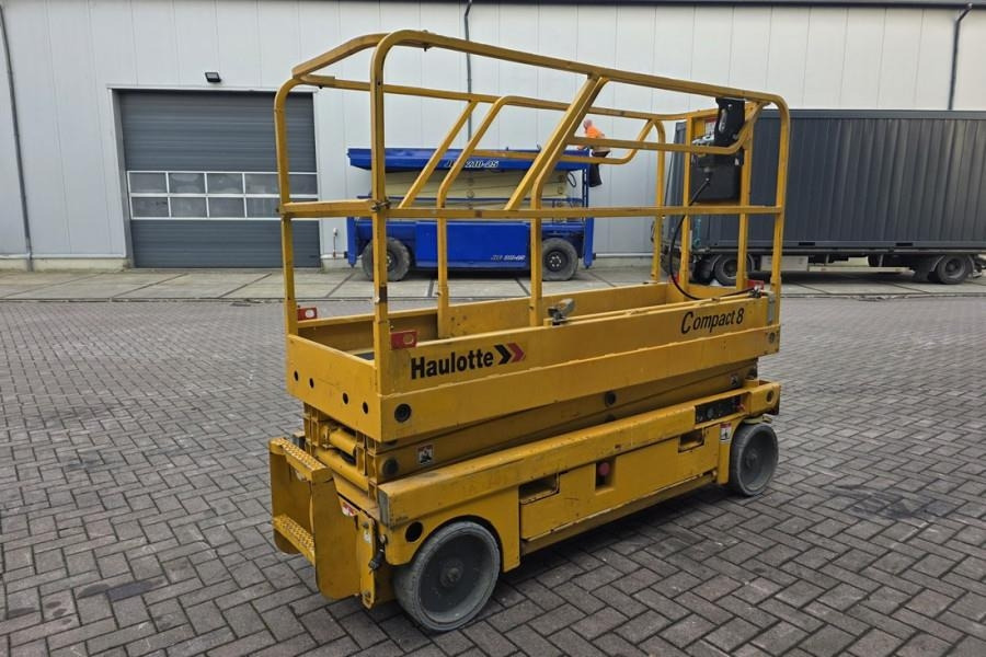 Haulotte Compact 8 Electric, 8.2m Working Height, 350kg Cap - رافعة هيدروليكية مقصية: صورة 2 Haulotte Compact 8 Electric, 8.2m Working Height, 350kg Cap - رافعة هيدروليكية مقصية: صورة 2