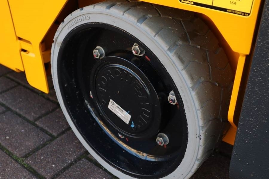 رافعة هيدروليكية مقصية Haulotte Compact 8N Valid inspection, *Guarantee! 8m Workin: صورة 11
