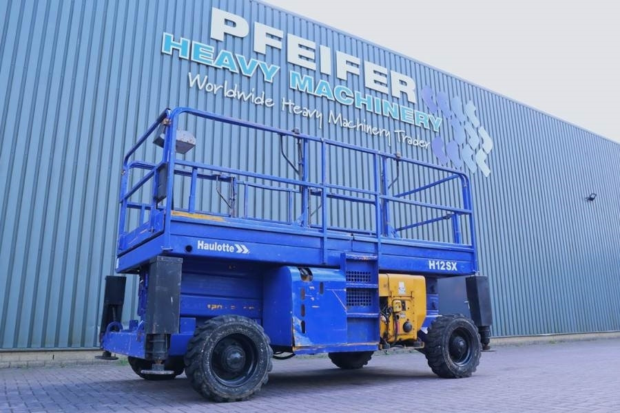 Haulotte H12SX Diesel, 4x4 Drive, 12m Working Height, 700kg - رافعة هيدروليكية مقصية: صورة 1 Haulotte H12SX Diesel, 4x4 Drive, 12m Working Height, 700kg - رافعة هيدروليكية مقصية: صورة 1